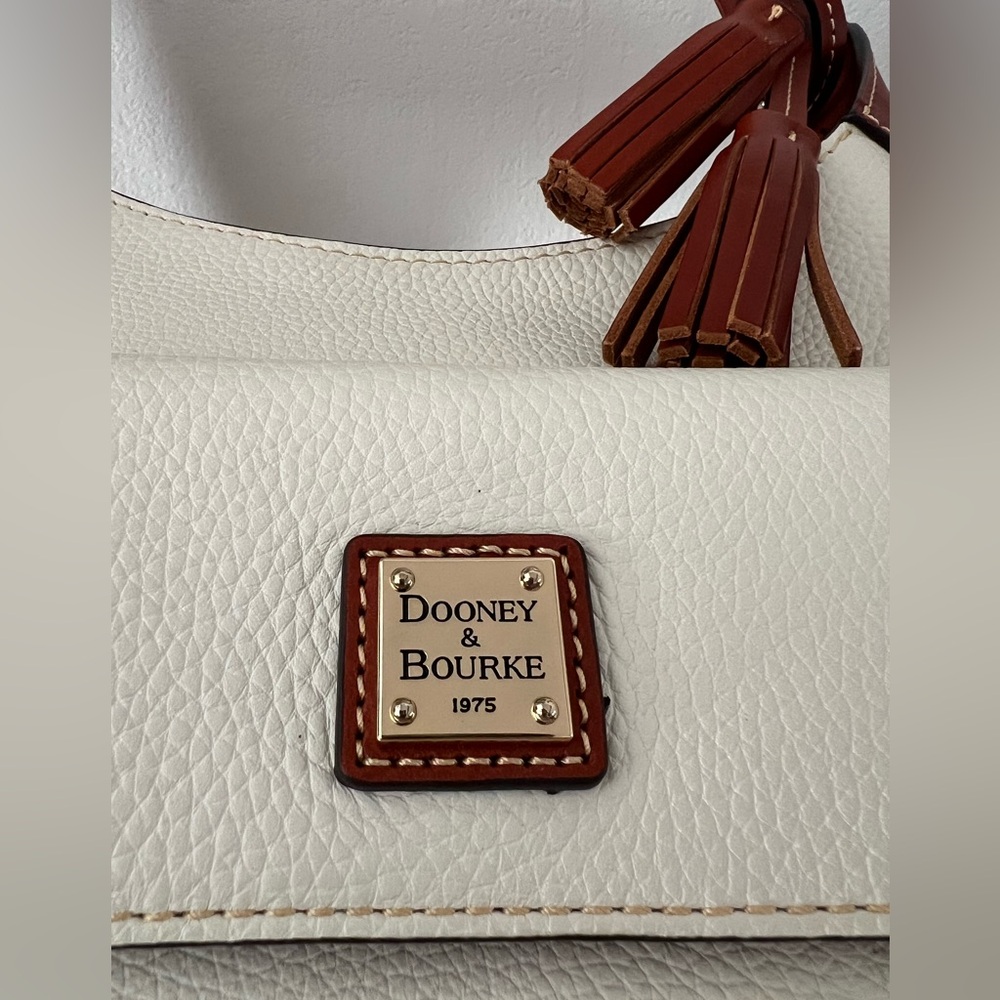 Dooney & Bourke | Pebble Grain Hobo - Picture 7 of 9